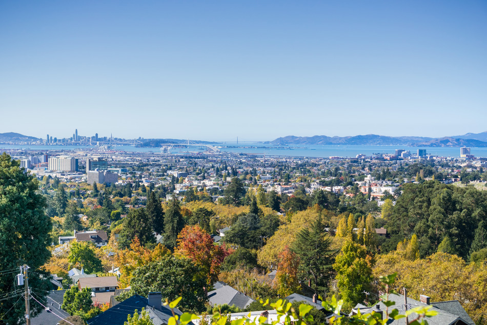 Amazing-view-of-the-San-Francisco-bay-from-a-residential-area-in-Oakland