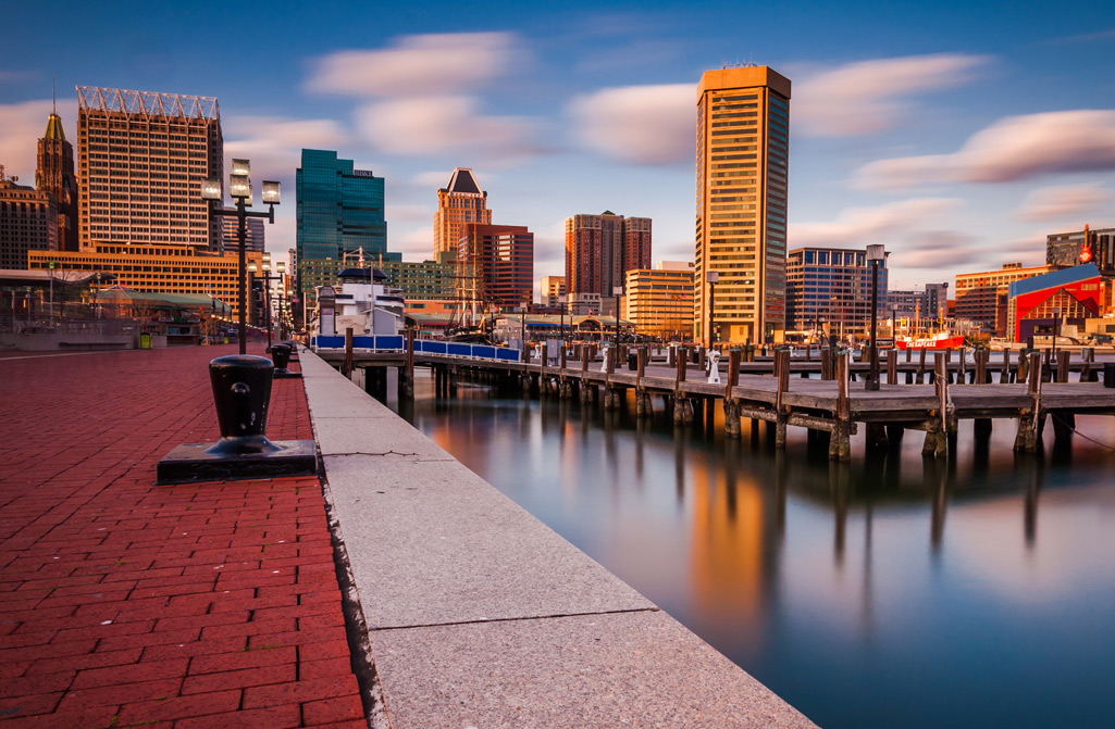 Baltimore-Skyline-and-Inner-Harbor-Promenade