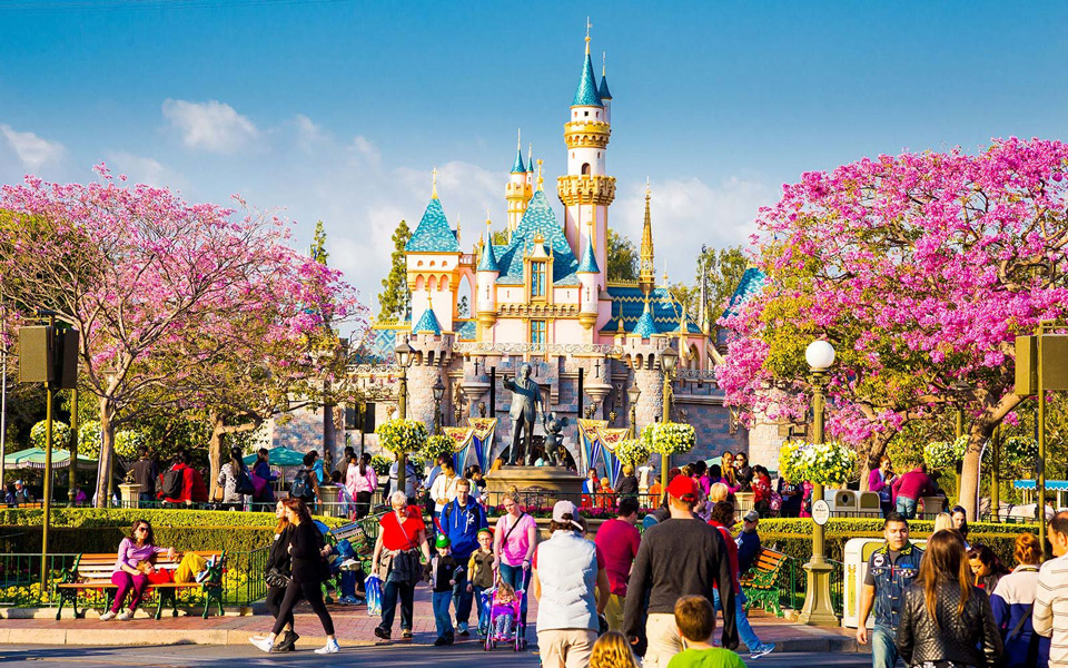 Disneyland-Main-Street-Anaheim-California