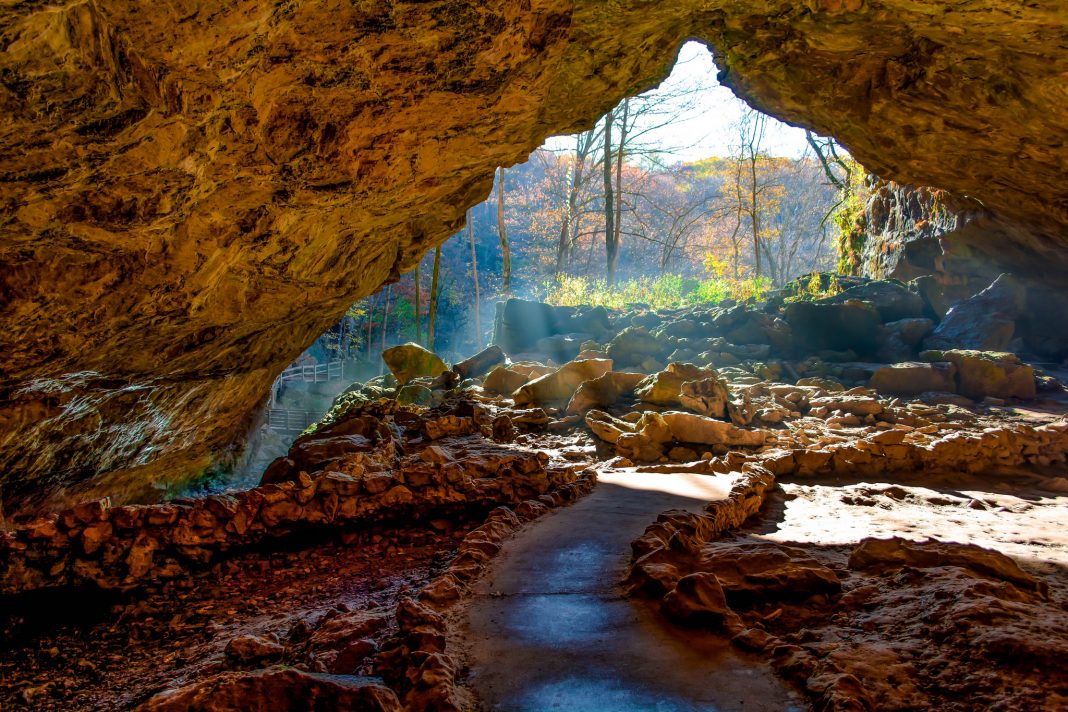 Maquoketa-Caves