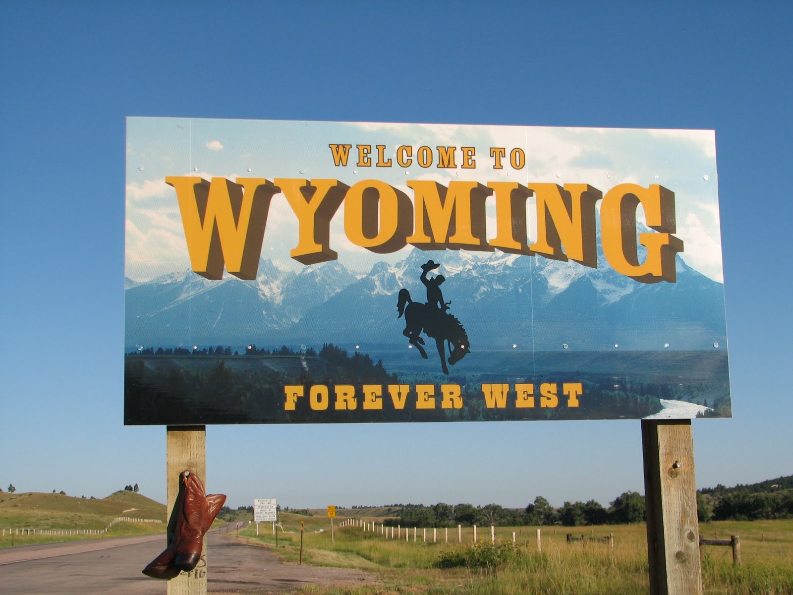 Wyoming-welcome-sign