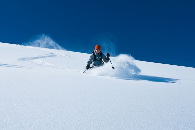 skiing-fresh-powder-in-aspen-co-800