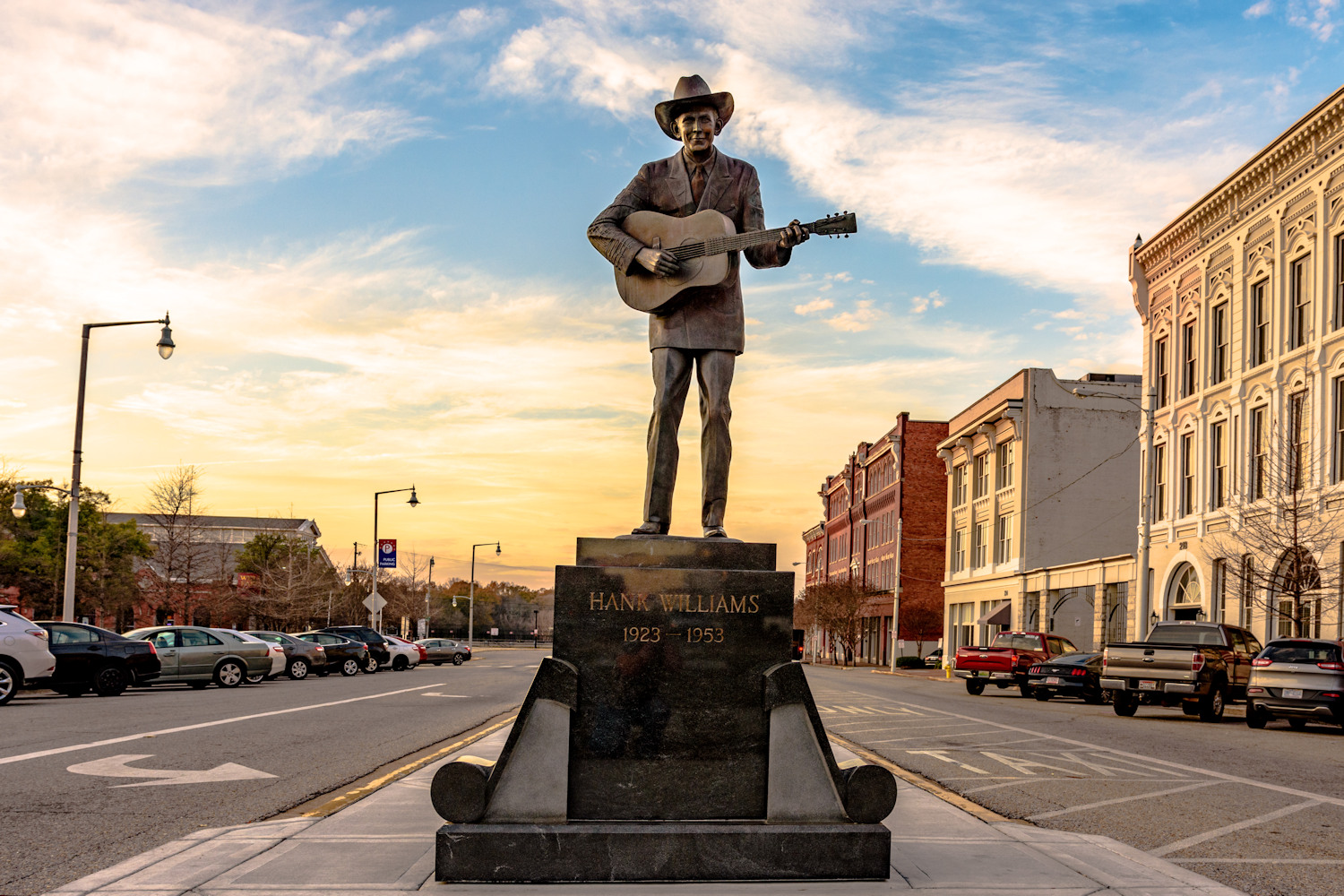 statue_of_hank_williams